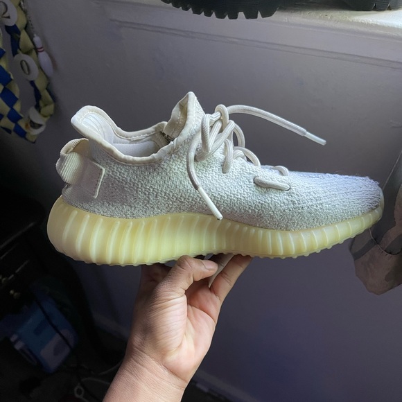 Yeezy Boost 350 v2. size 5.5 but could fit a 6! Worn more than a couple of times - Picture 5 of 5